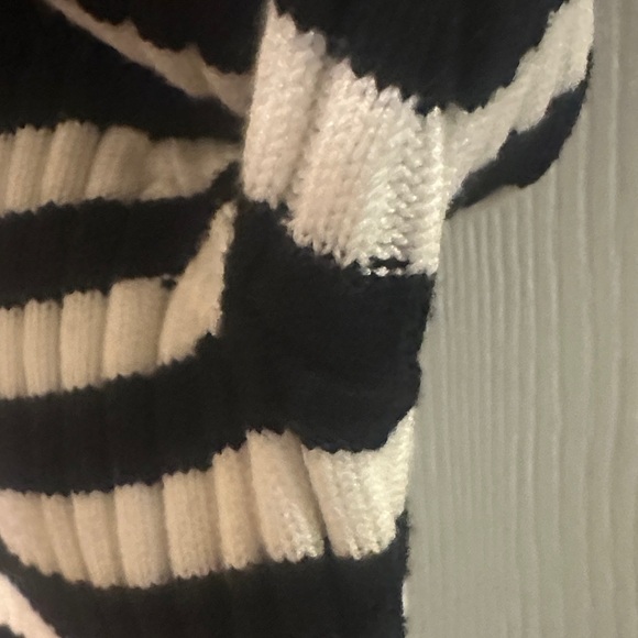 White House Black Market NWT BW Striped Women's Cardigan - Picture 9 of 13